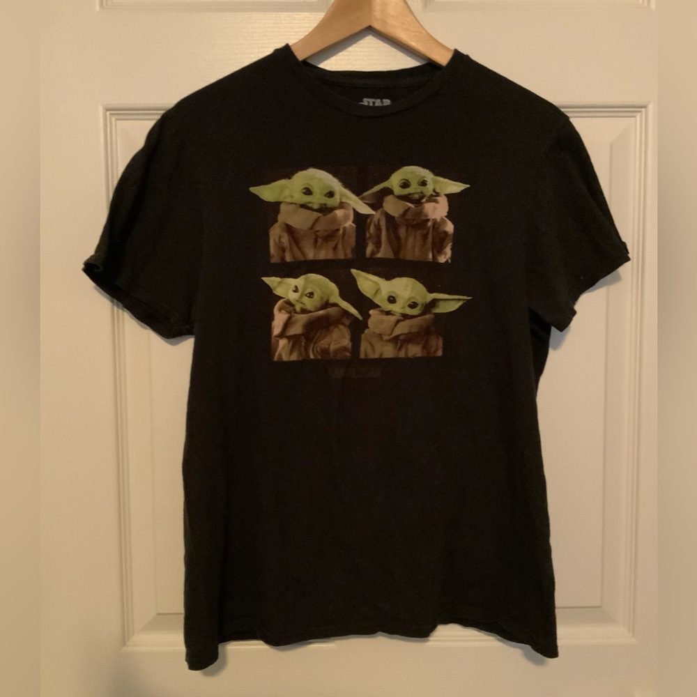 Disney Star Wars The Mandalorian Baby Yoda Grogu Black T Shirt Size M
